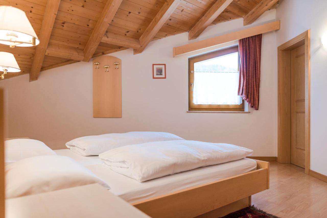 Residence Chalet Pinis Корвара-ін-Бадія Екстер'єр фото