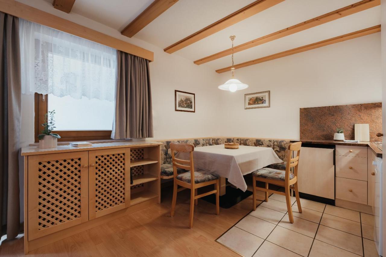 Residence Chalet Pinis Корвара-ін-Бадія Екстер'єр фото