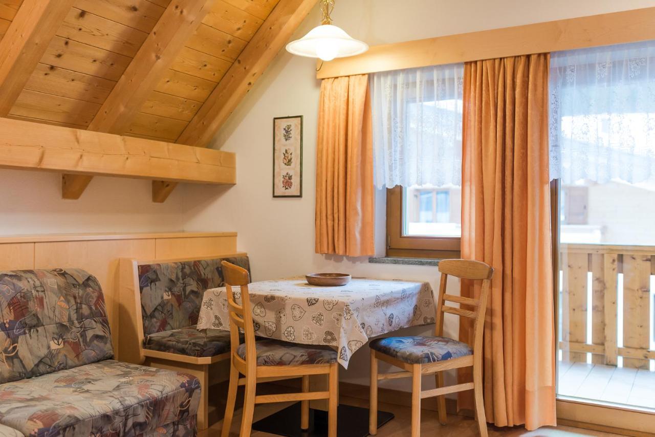 Residence Chalet Pinis Корвара-ін-Бадія Екстер'єр фото